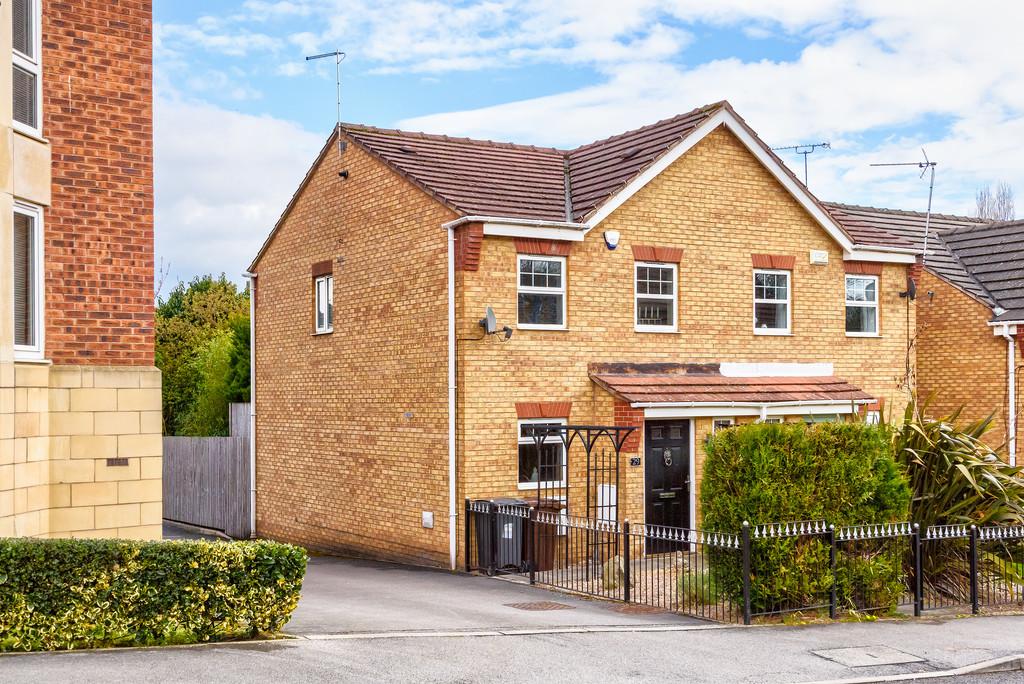 Middlewood Drive East, Wadsley Park... 3 bed semidetached house £249,950