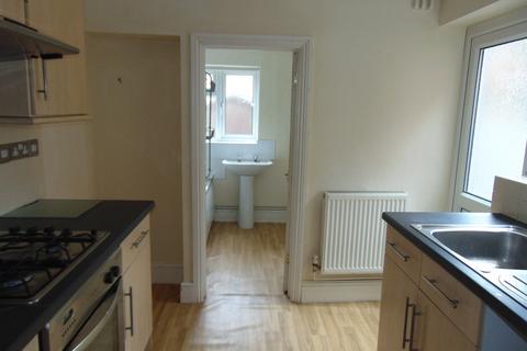 3 bedroom semi-detached house to rent, Sydney Road, Southampton