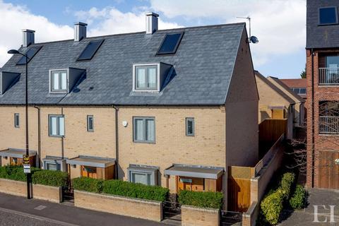 12 Consort Avenue, Trumpington, Cambridge, CB2 9AF