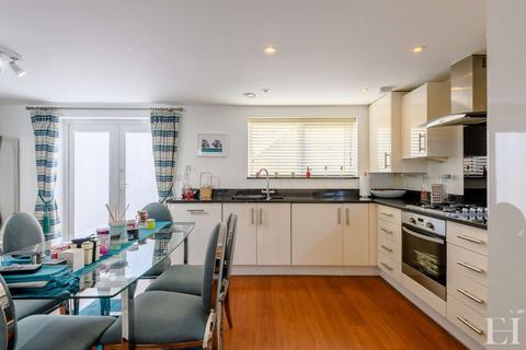 12 Consort Avenue, Trumpington, Cambridge, CB2 9AF