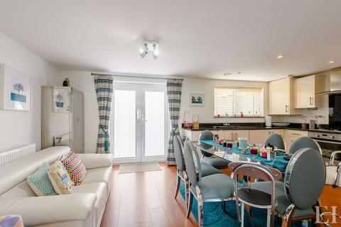 12 Consort Avenue, Trumpington, Cambridge, CB2 9AF