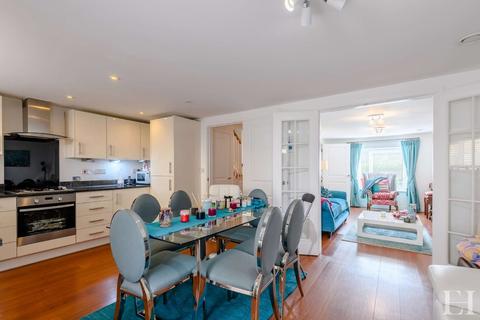 12 Consort Avenue, Trumpington, Cambridge, CB2 9AF