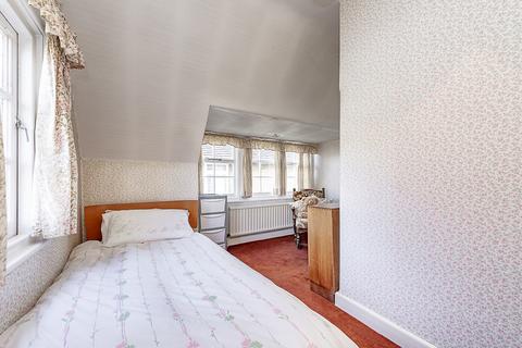 7 The Netherlands, Coulsdon, CR5 1NG
