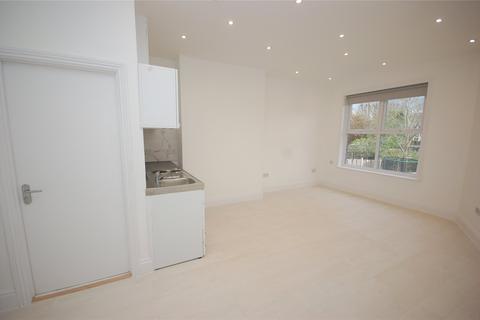 Studio to rent, Gainsborough Road, Woodside Park, N12