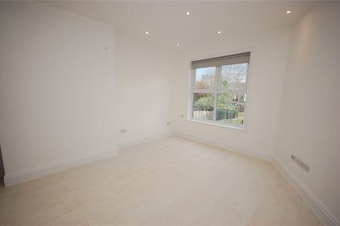 Studio to rent, Gainsborough Road, Woodside Park, N12