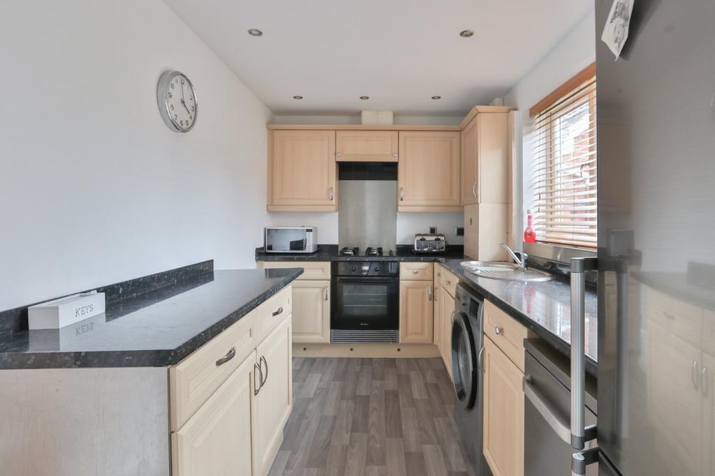 Florin Drive, Kingswood, Hull, HU7 3 bed detached house £210,000