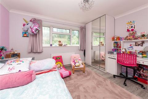 46 Birchdale, Bingley, BD16 4SE