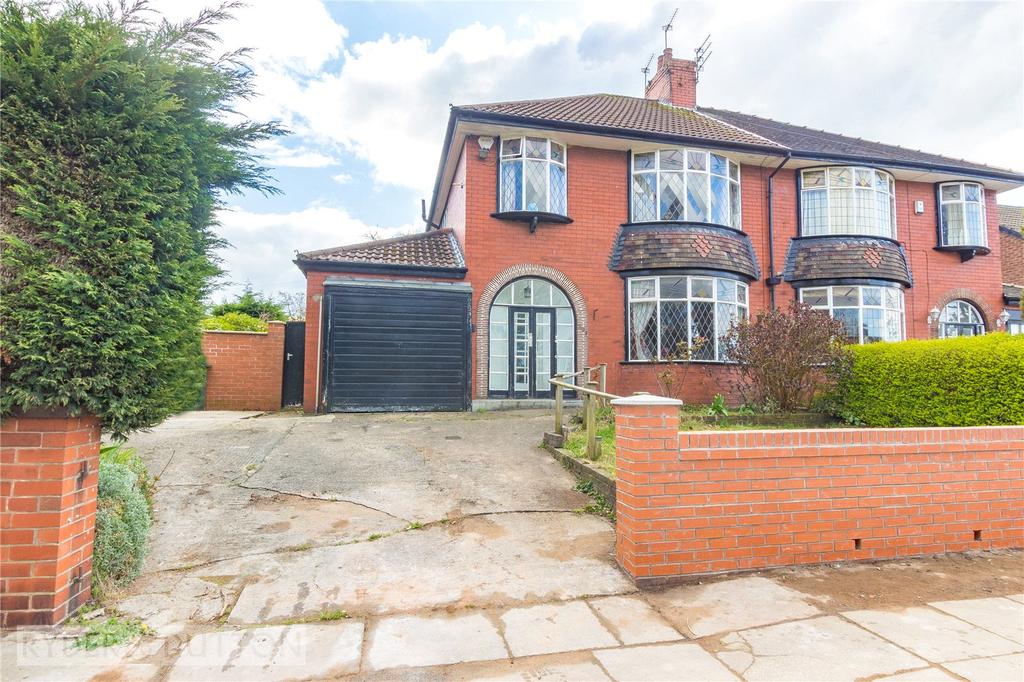 Manchester New Road, Alkrington... 3 bed semidetached house £325,000