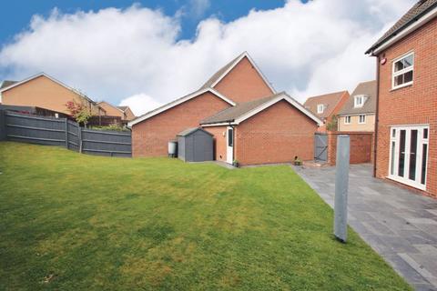 6 bedroom detached house for sale - Wellstead Way, Hedge End, SO30 2LE