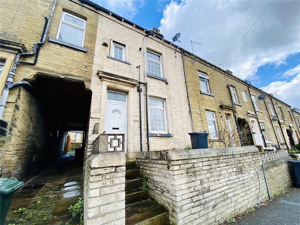 Allerton Road, Bradford, West... 2 bed terraced house £450 pcm (£104 pw)
