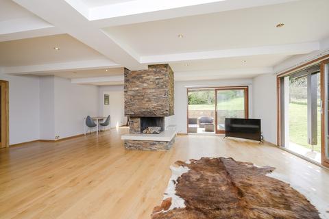 Close End Garden Close, Leatherhead, KT22 8LT