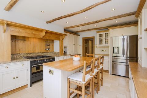 Close End Garden Close, Leatherhead, KT22 8LT