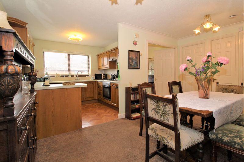 Stonnall Gate, Aldridge, WS9 8HU 3 bed bungalow £400,000