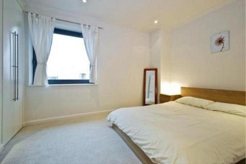 2 bedroom flat for sale, Discovery Dock East Tower, South Quay, Canary Wharf, E14 9RU