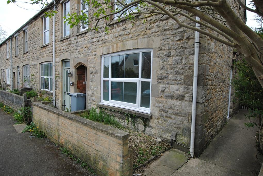 The Crofts, Witney, Oxon, OX28 4AF 2 bed apartment £875 pcm (£202 pw)