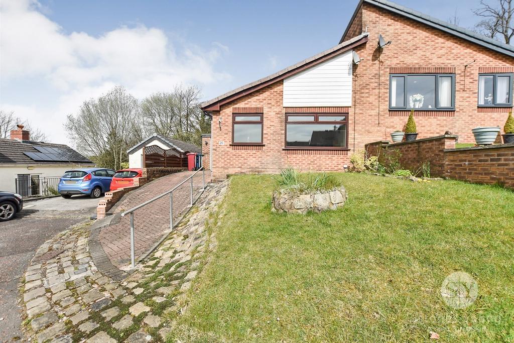 Station Close, Wilpshire, Blackburn, BB1 2 bed bungalow £170,000