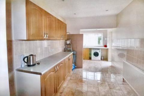 2 bedroom house share to rent - Lopen Road, London N18