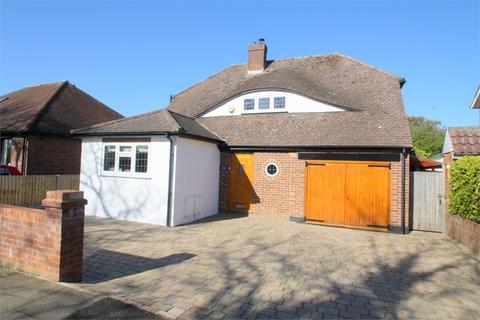 3 bedroom detached house for sale - Worple Road, STAINES-UPON-THAMES, TW18