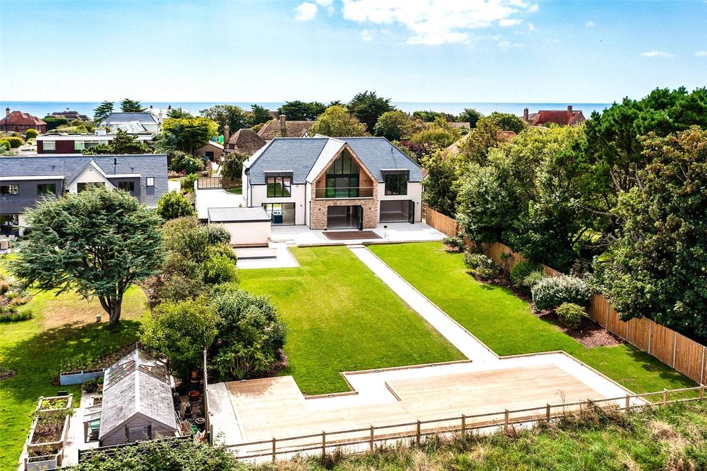 Middle Way, Kingston Gorse Private Estate, East Preston, BN16 5 bed