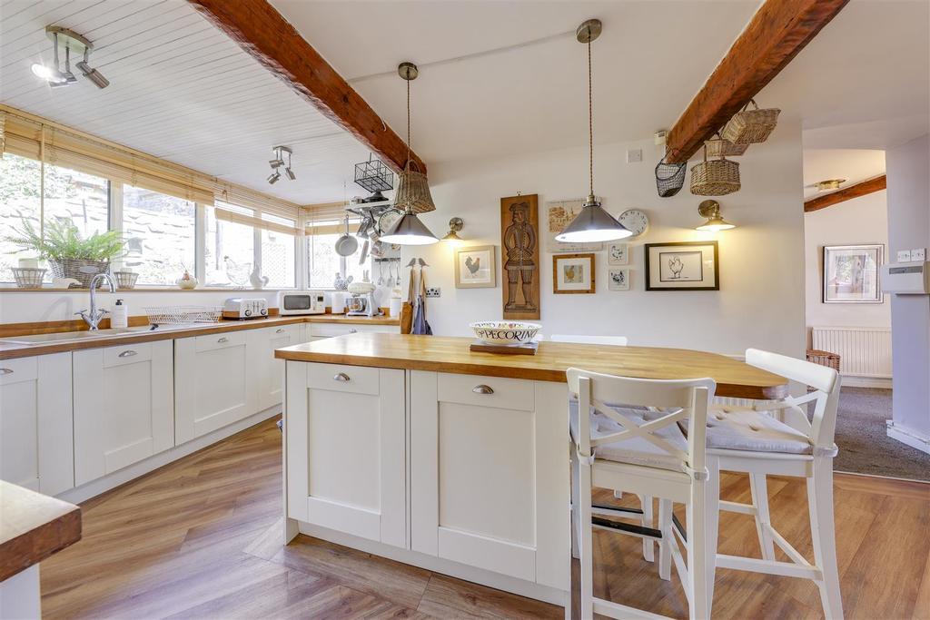 Birtle Moor, Bury, Greater Manchester 4 bed semidetached house £500,000