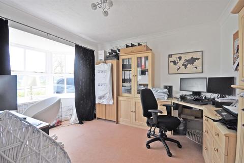 15 Notley Green, Great Notley, Braintree, CM77 7US
