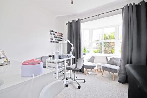 15 Notley Green, Great Notley, Braintree, CM77 7US