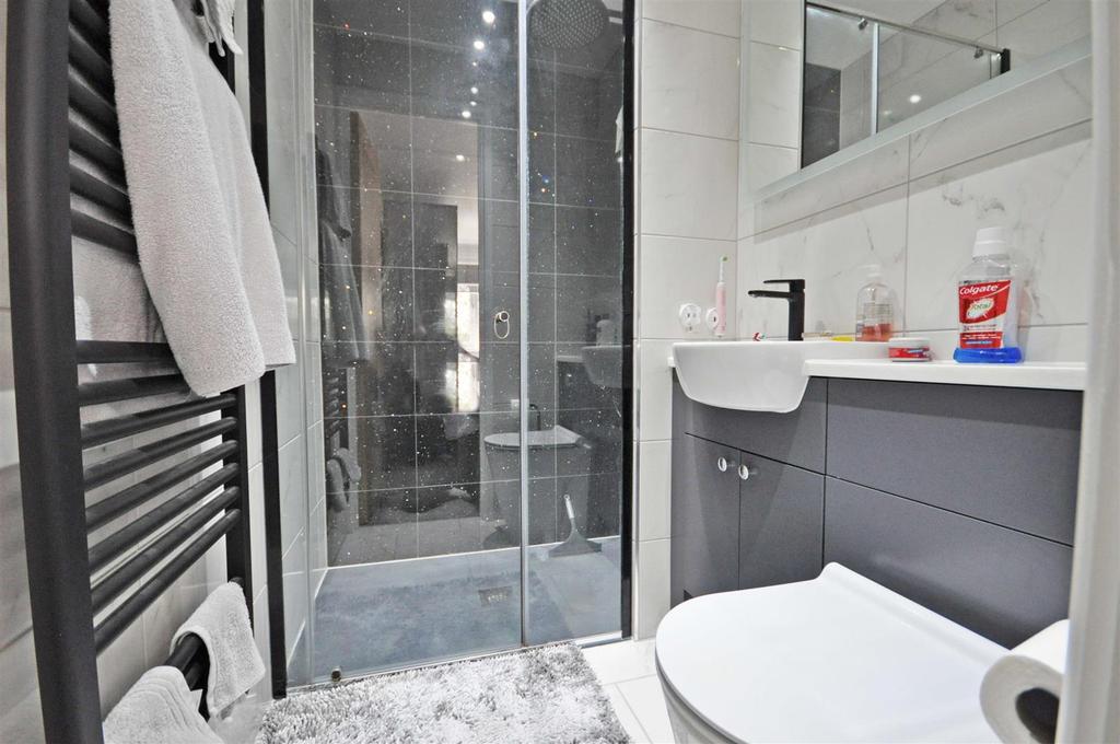 Ensuite.jpg