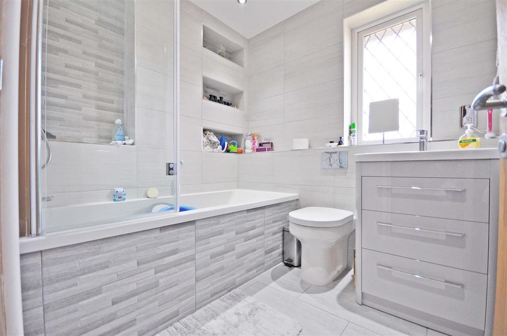 Family Bathroom.jpg