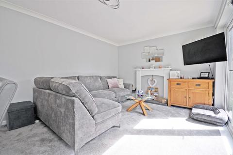 49a Derwent Way, Great Notley, Braintree, CM77 7UH