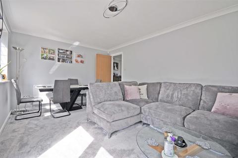 49a Derwent Way, Great Notley, Braintree, CM77 7UH