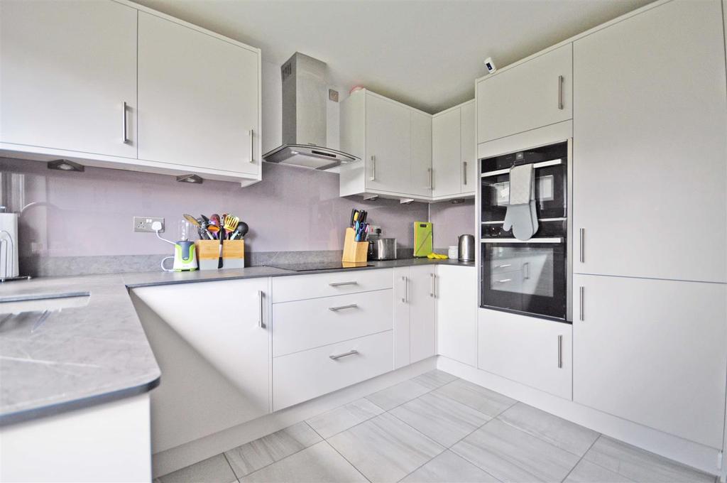 Kitchen1.jpg