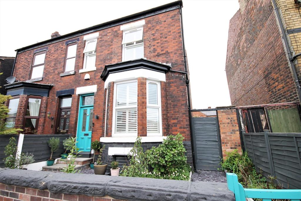 Parrin Lane, Eccles, Manchester 3 bed semidetached house £250,000
