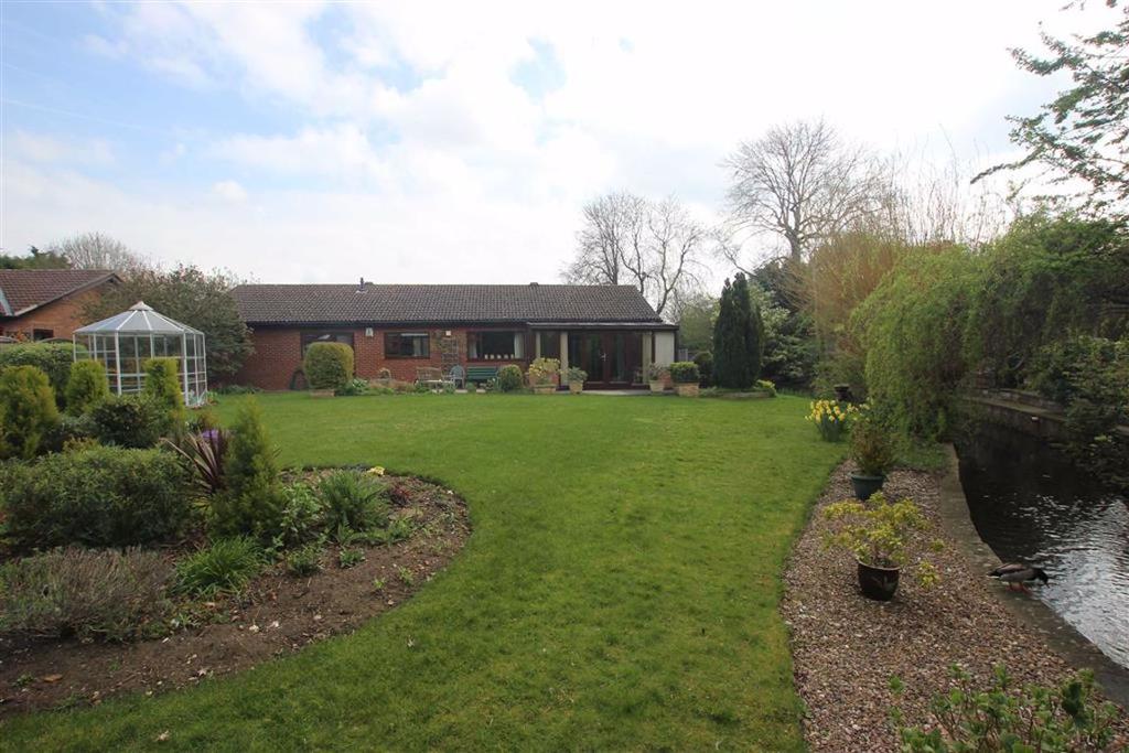 The Grove, Welton, Lincoln, Lincolnshire 3 bed detached bungalow £385,000