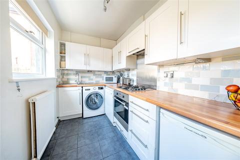 3 Carrholm Crescent, Leeds, LS7 2NL