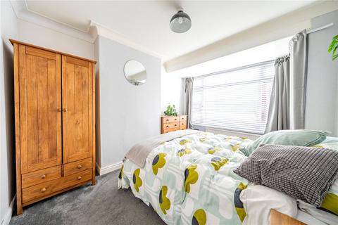 3 Carrholm Crescent, Leeds, LS7 2NL