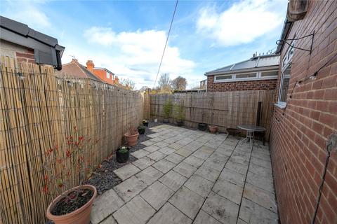 3 Carrholm Crescent, Leeds, LS7 2NL