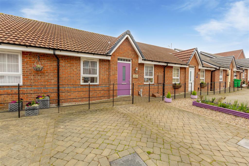 Nethermere Lane, Woodhouse Park 2 bed terraced bungalow £215,000