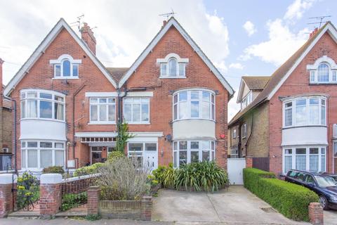 39 Cornwall Gardens, Cliftonville, Margate, CT9 2JQ
