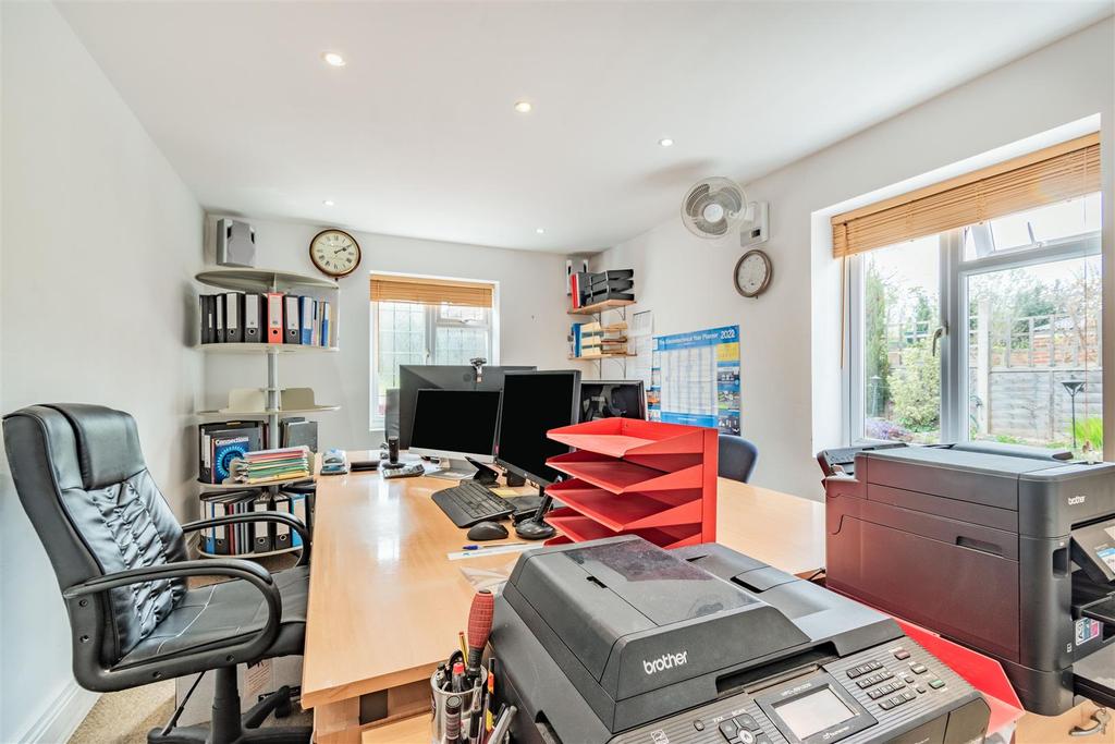 8500292-interior18.jpg