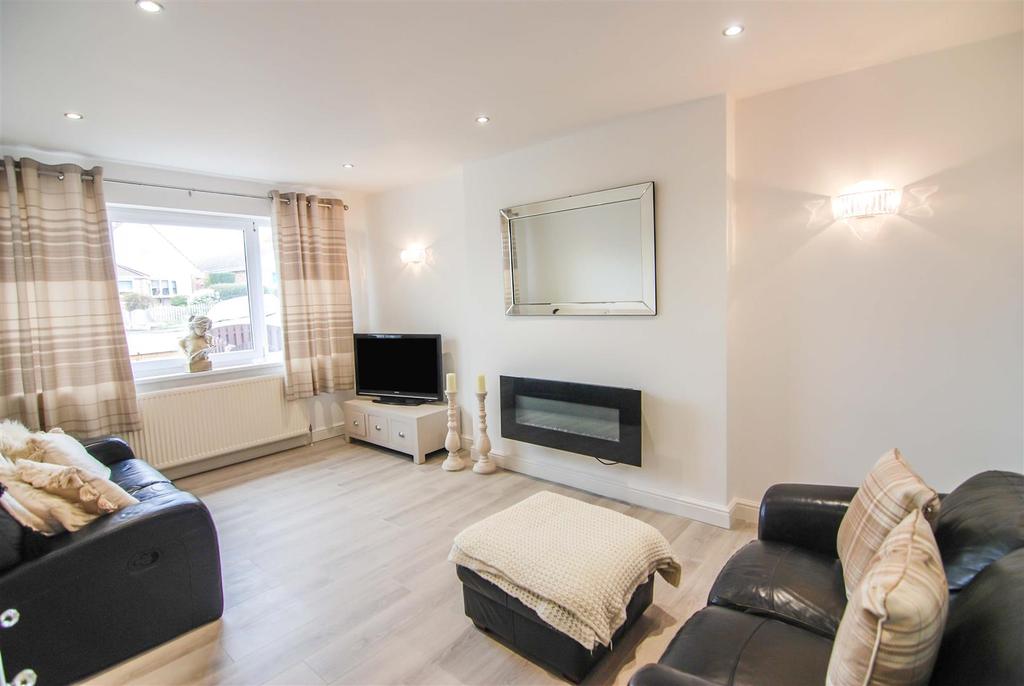 47 Crescent, Darfield, BARNSLEY 2 bed semidetached bungalow
