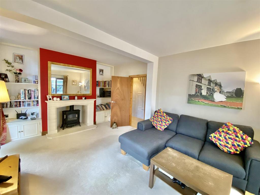 The Meetinghouse, 9 Meetinghouse Lane, Woodhouse, S13 7PJ 4 bed semi