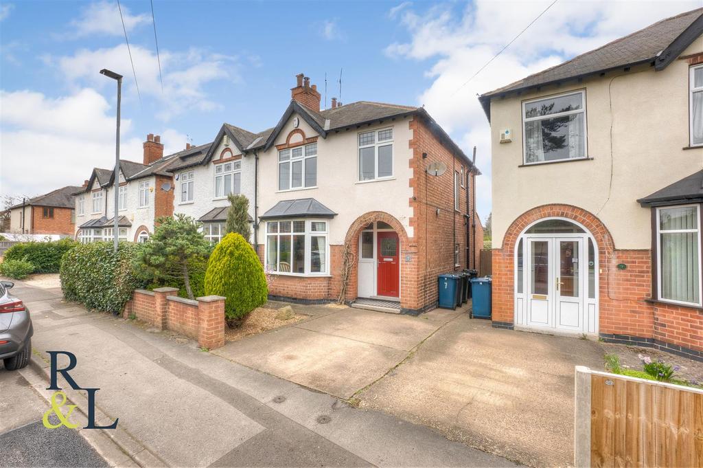Abbey Circus, West Bridgford, Nottingham 3 bed semidetached house £