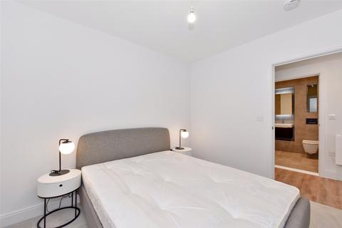 1 bedroom apartment to rent - Darjeeling House, Memorial Avenue, Slough, SL1