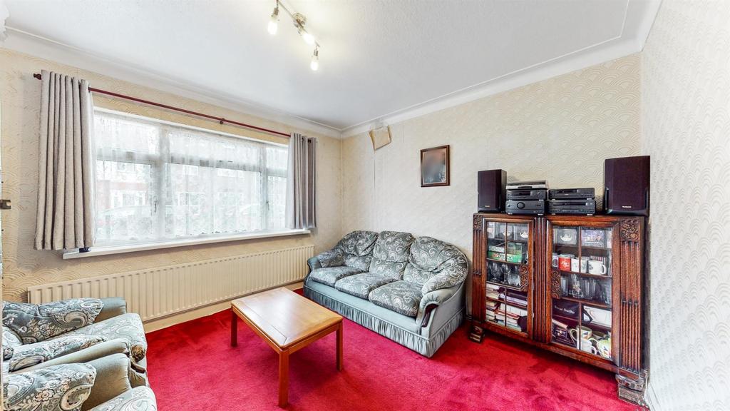 Lewis Crescent, Neasden 4 bed end of terrace house £2,200 pcm (£508 pw)
