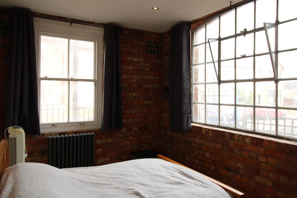 Bedroom.JPG