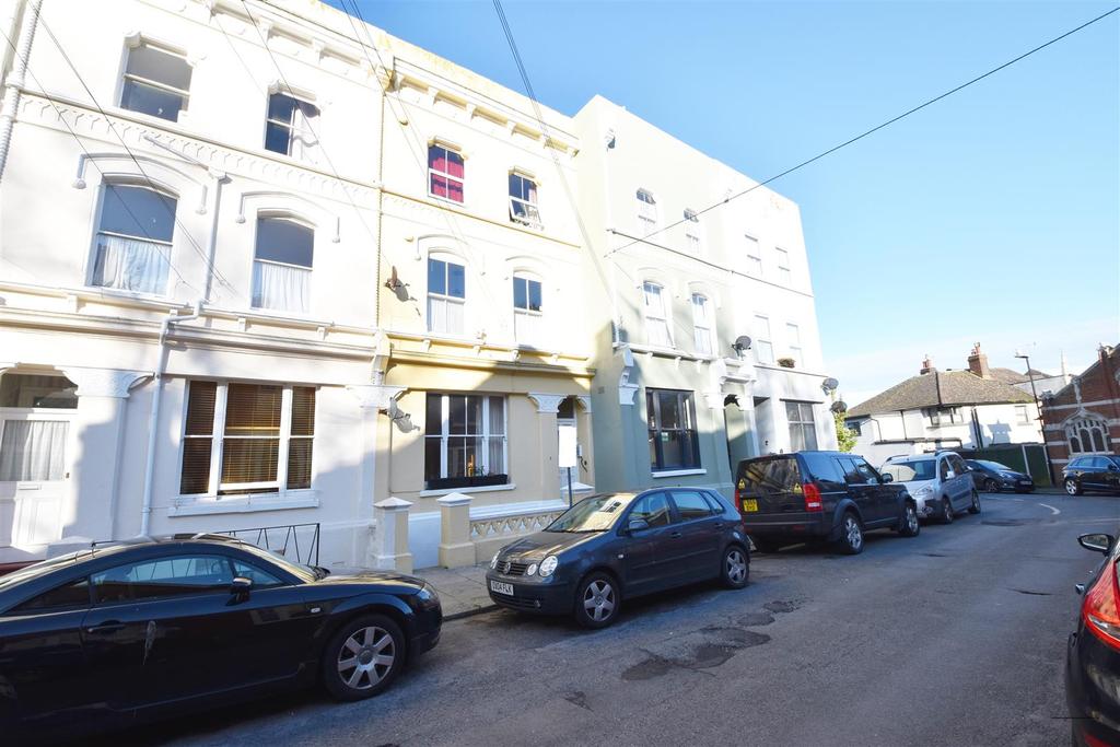 Kenilworth Road, St. LeonardsOnSea 1 bed flat £180,000