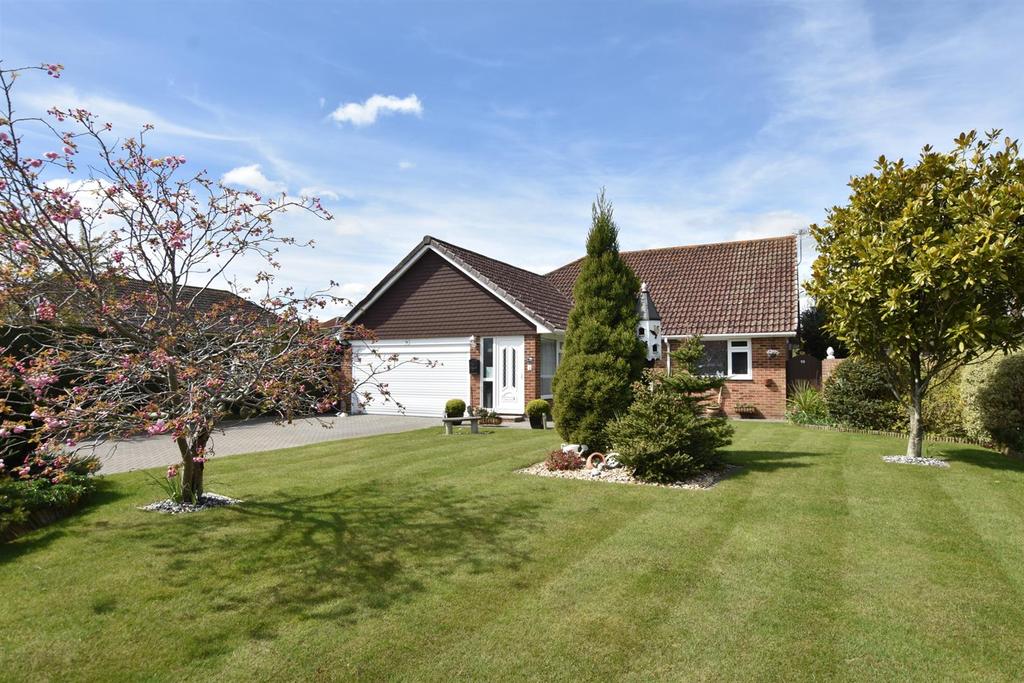 Thorne Crescent, Ninfield Road... 3 bed detached bungalow £575,000
