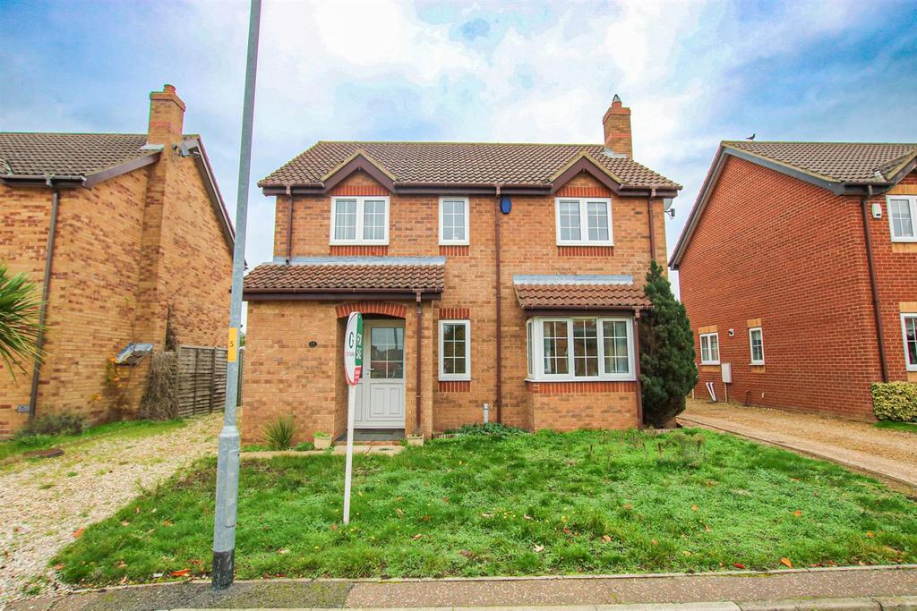 Meadow Way, Horsford, Norwich 4 bed detached house £350,000