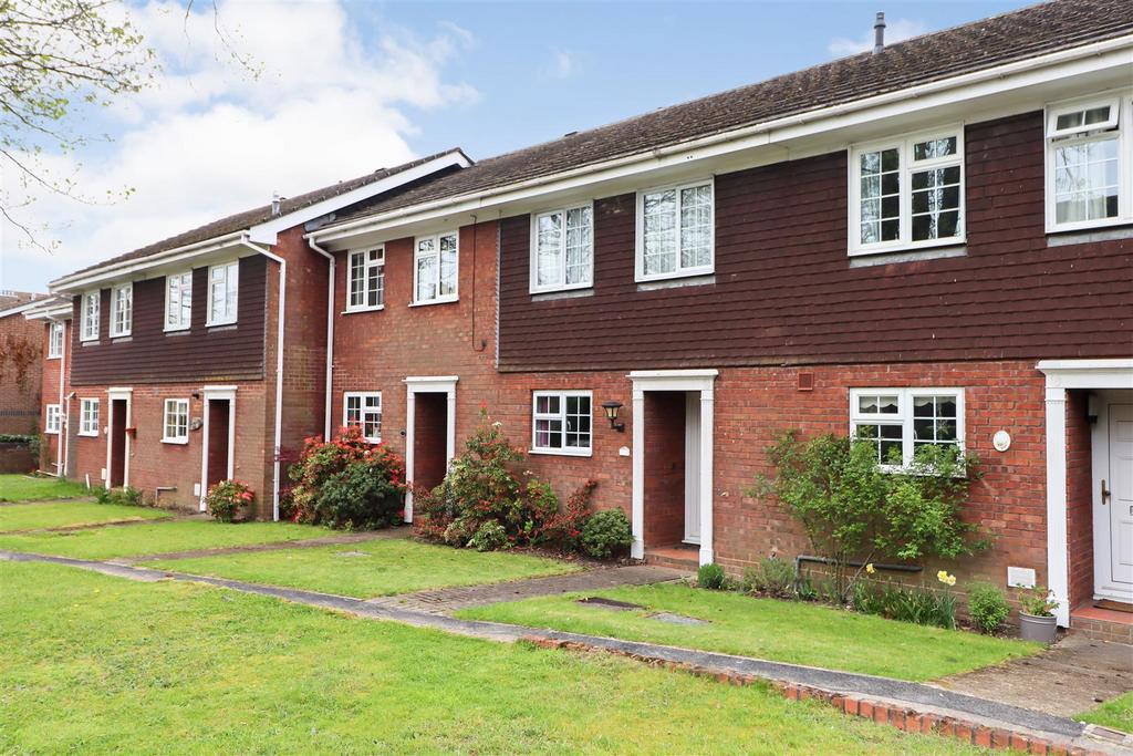 Kings Road, Horsham 3 bed terraced house £385,000