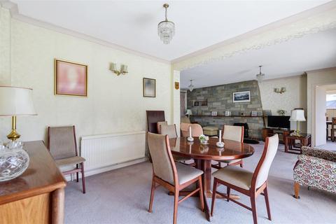 5 Littlemead, Esher, KT10 9PE